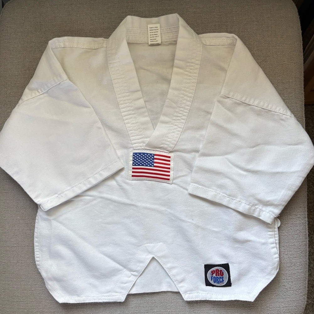 Pro Force Taekwondo Uniform - Picture 3 of 6